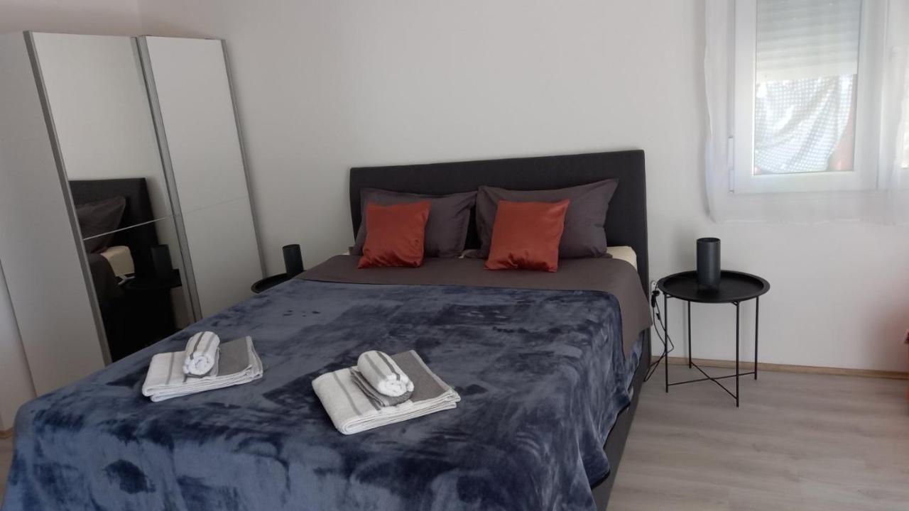 Leona Apartment Vidikovac, Pula Luaran gambar